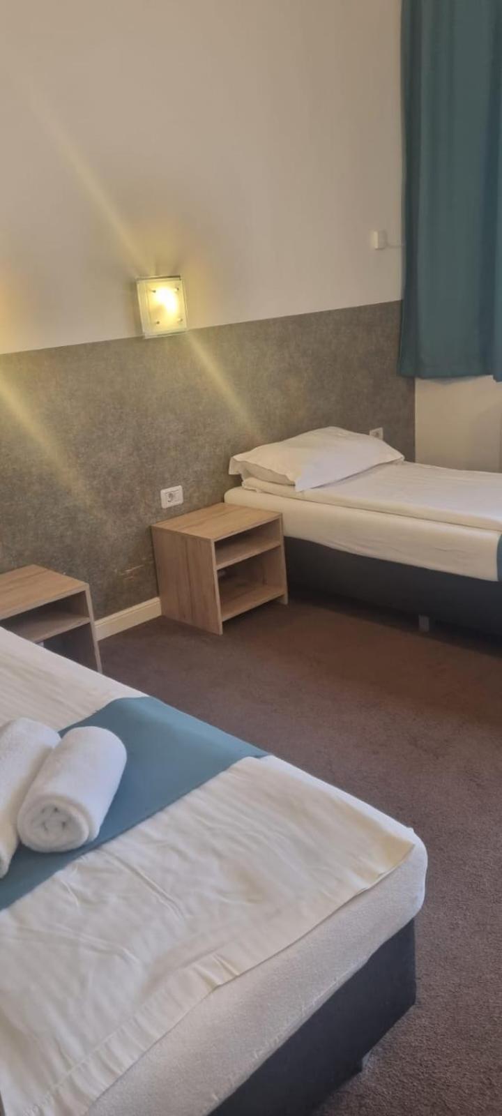 Motel Cet Arad Esterno foto