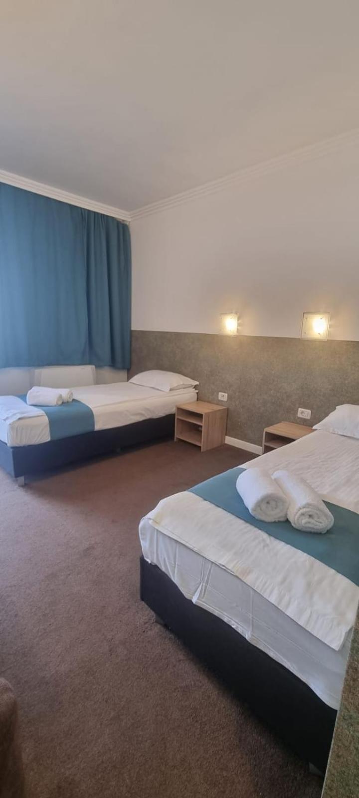 Motel Cet Arad Esterno foto