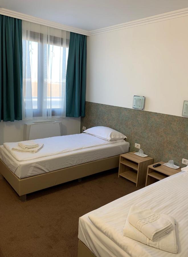 Motel Cet Arad Esterno foto