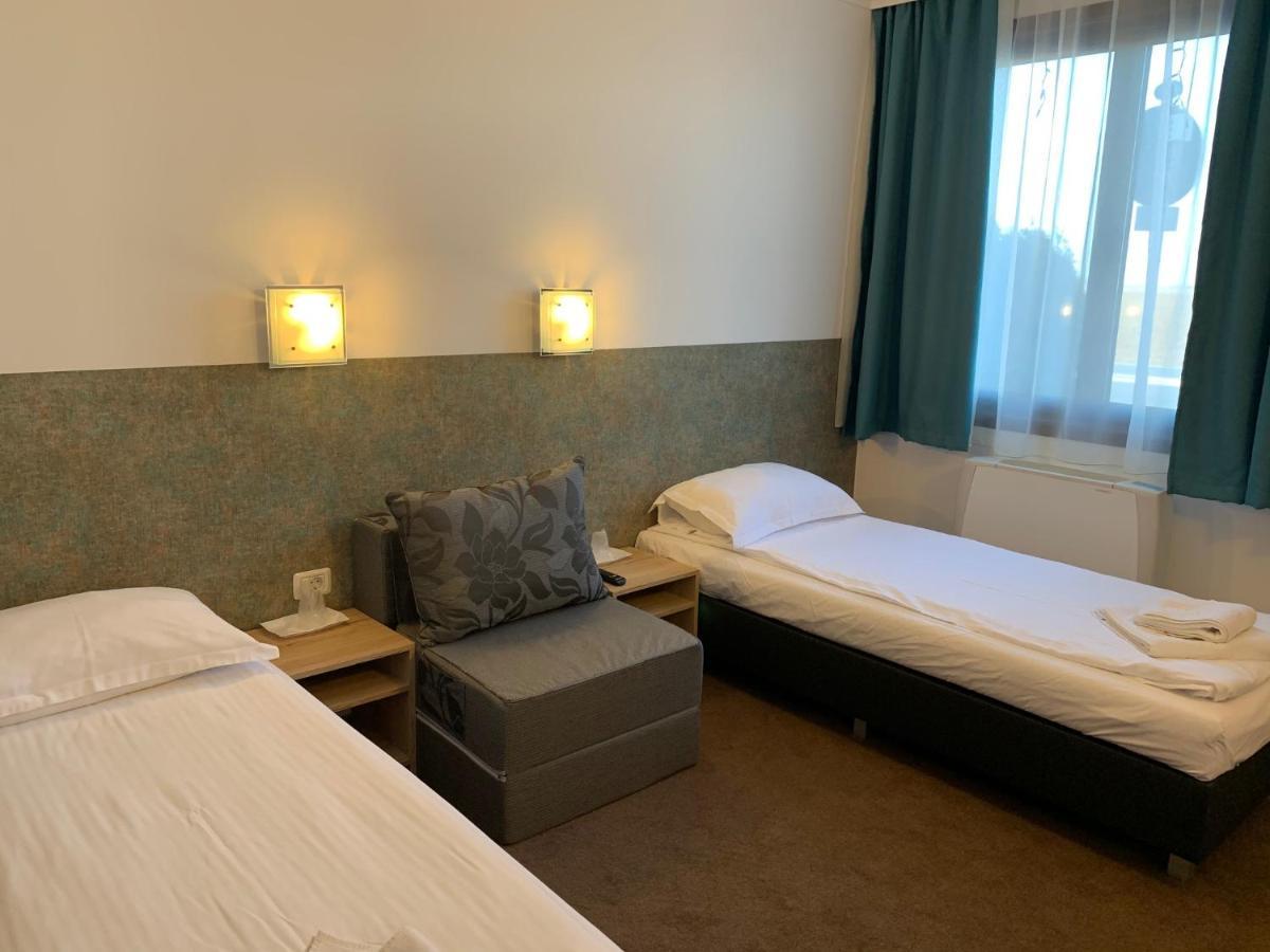Motel Cet Arad Esterno foto