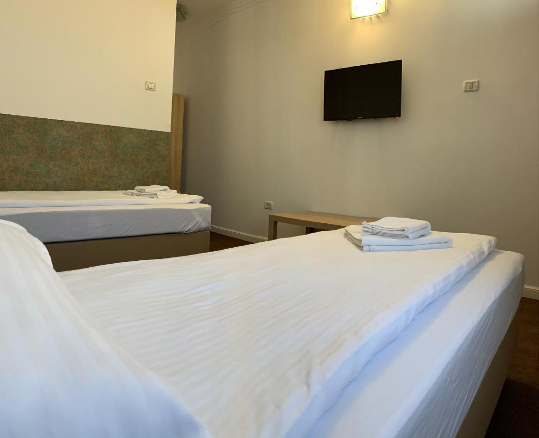 Motel Cet Arad Esterno foto