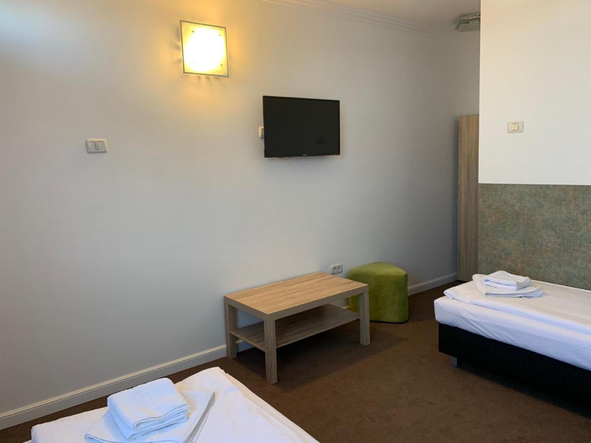 Motel Cet Arad Esterno foto